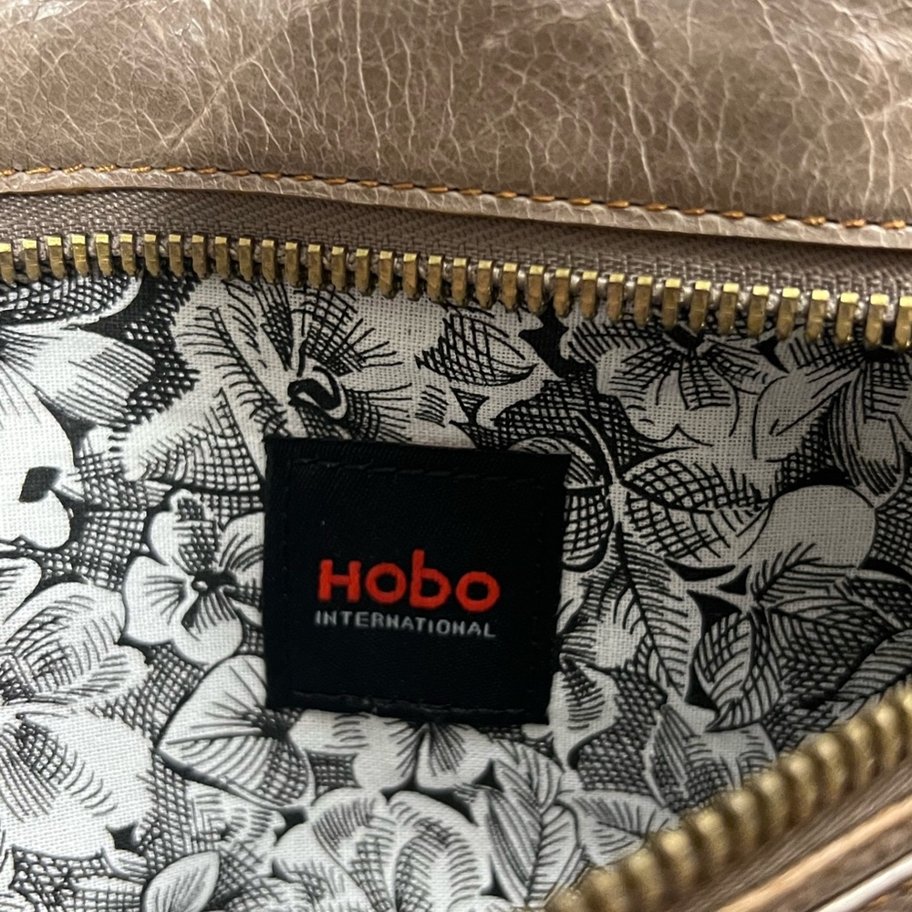 HOBO Tan Leather Clutch with Wristlet - Picture 6 of 9